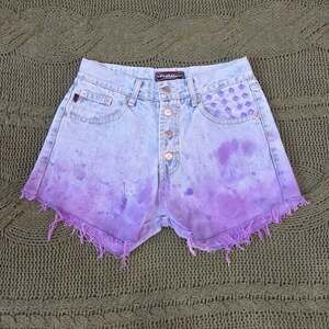 Vintage Evolution Jean Shorts High Waisted Purple Tie Dye Studded Denim Size 3